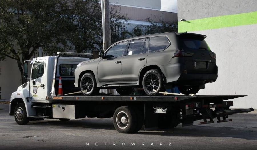  Lexus LX570 Dead Matte Black by MetroWrapz 2018 года  (фото 7 из 7)